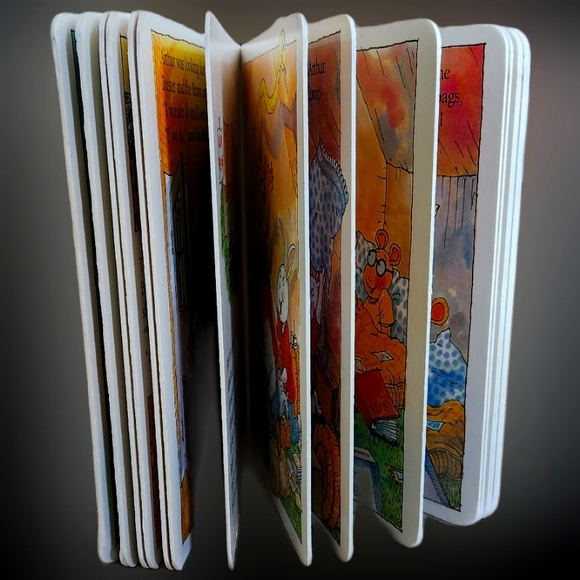 #KB2  Arthur's First Sleepover Children’s Book - Picture 7 of 9